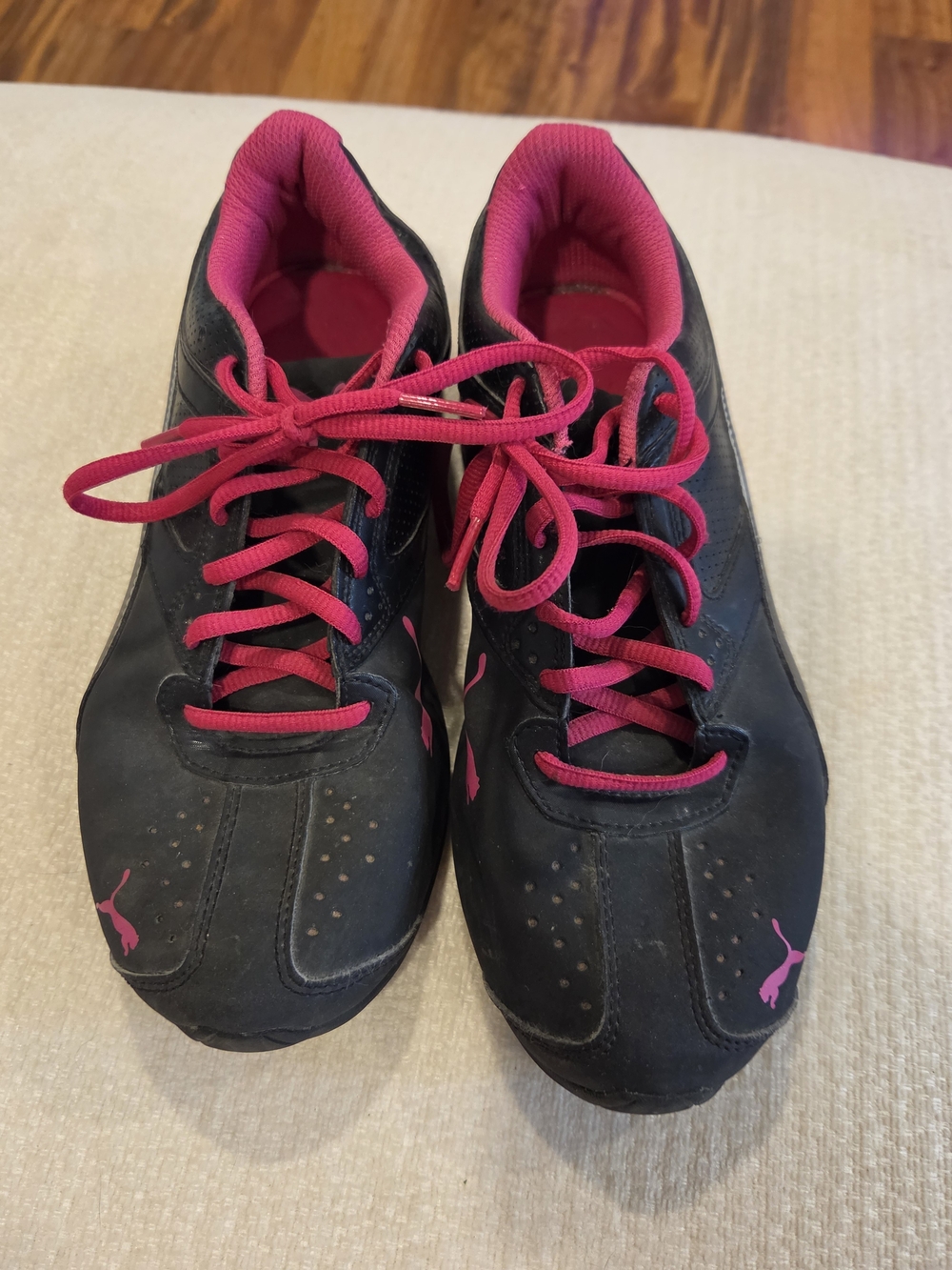 PUMA Women's Black and Pink Athletic Sneakers Soft Foam